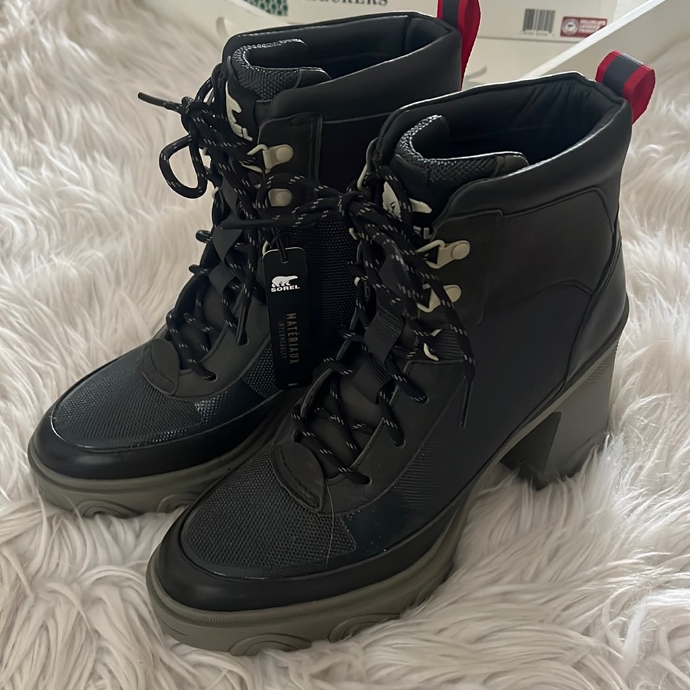 NWT Sorel Brex Heel Lace Dark Moss, Sage Waterproof 8.5